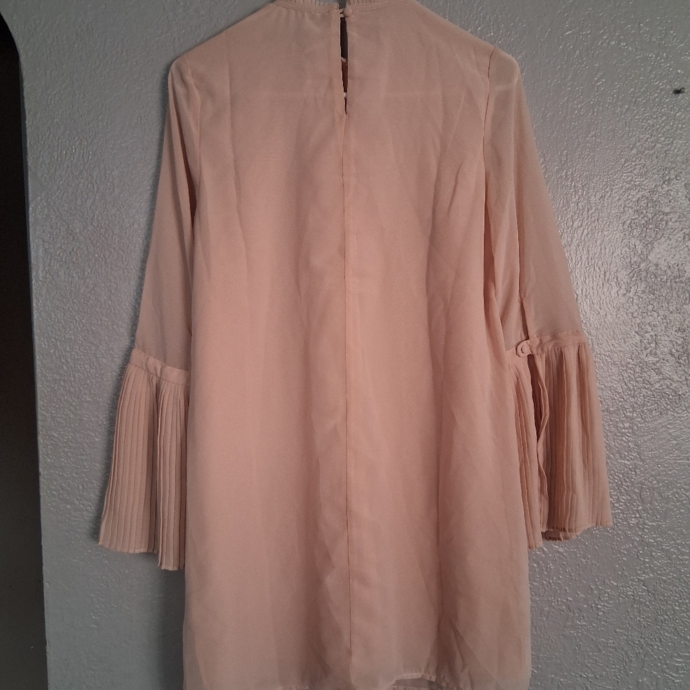 Cupcakes And Cashmere XS Malina Shift Dress Pleated Bell Sleeve NWT - Picture 9 of 10